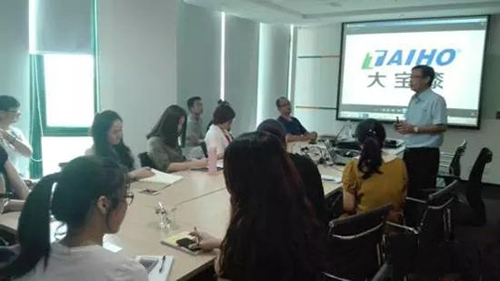 大寶漆結(jié)合威林干那 量身打造了一系列高端家具專業(yè)課程