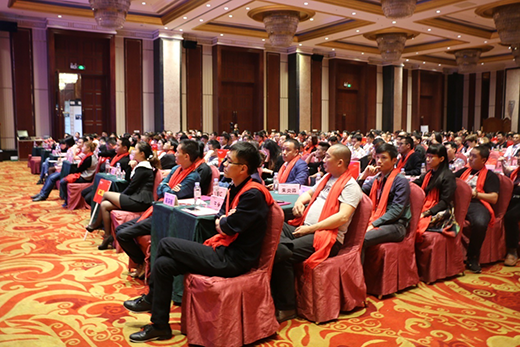 �����°l(f��)չ ���L(zh��ng)���˵�������(chu��ng)�����E