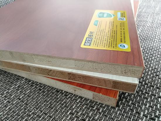 �����_(d��)��Ľ��حh(hu��n)����ĺ����B(t��i)��֮�g���P(gu��n)ϵ