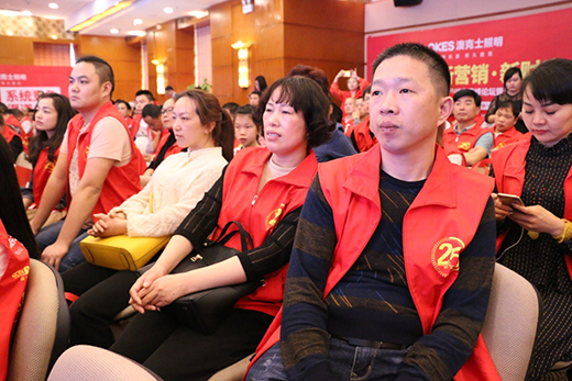 �������缉�e������Ʒ�� �Ŀ�ʿ�վoȭ�^Ŭ����