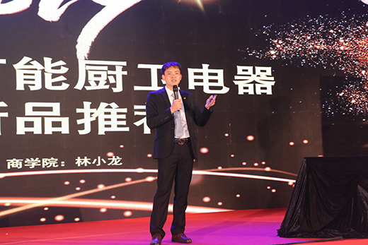 ���ˏN�l(w��i)��ļ������ϻ��� ����(chu��ng)�l(f��)չ��ģʽ