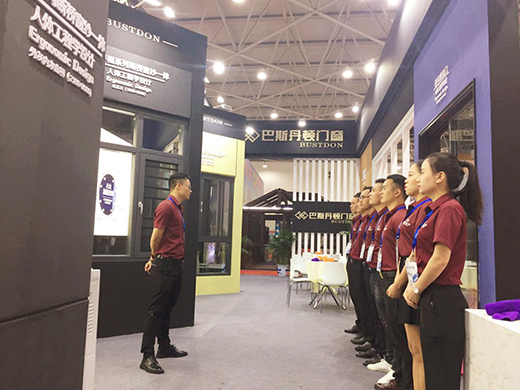 �F�(y��ng)������(hu��)�����չ� ��˹���D�T(m��n)���d�u(y��)���w