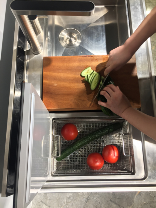 ���Ї�ʮ��ϴ��C(j��)Ʒ�ơ������������N��߀�o�F(xi��n)����ͥ