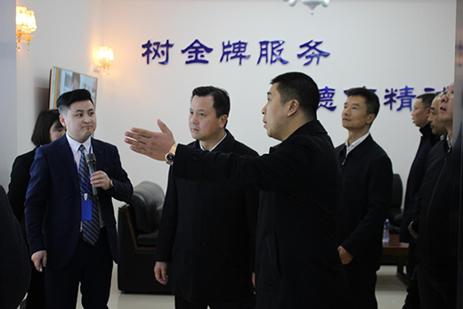 �ϳ���ί�I(l��ng)��(d��o)�����c�Ŀ�^Ħ�F�W�R�ϳ��¹ܘI(y��)ҕ��