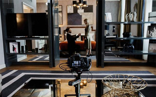 把圖傳功能植入穩(wěn)定器的品牌，除了智云也是沒(méi)誰(shuí)了