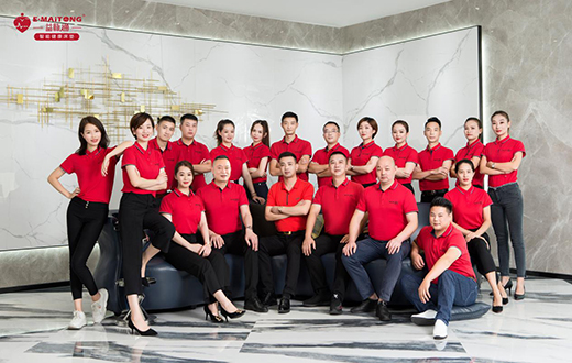 ��һ��һ�棬���ǰ�С�ף�R���}ͨƷ�Ƴ���2����