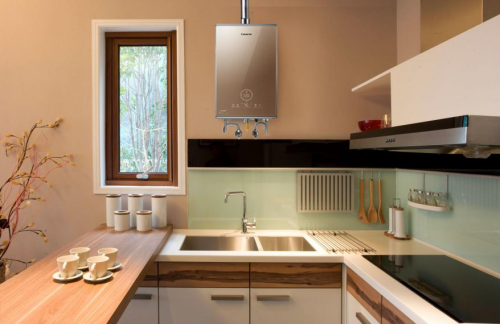 ����һ�����M(f��i)�ᳱ��׌��(zh��n)���_�ۡ��ٲ�ϴ����ˮ��CR7