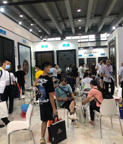 ܊��(qi��ng)�T(m��n)�I(y��)չ�d������Ʒ���I(l��ng)�ИI(y��)�r(sh��)�г���