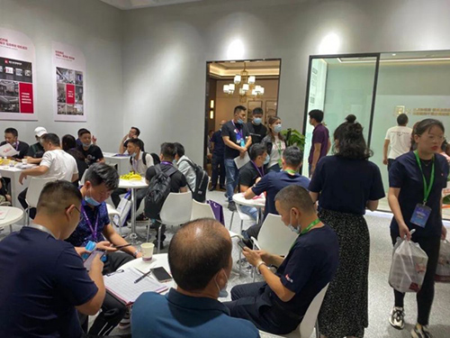 ���H���ɵ��չ������Ļ ������ȫ���δ������