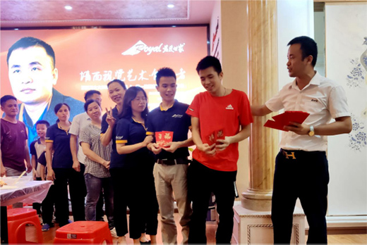 �������ҹ��̲��S�¸����Ļ��ӵ����� ƽ�������ķǷ���(ji��n)��