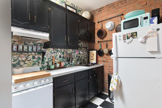 ��(j��ng)��ĺ�ɫ�����bĄ�(chu��ng)��N��