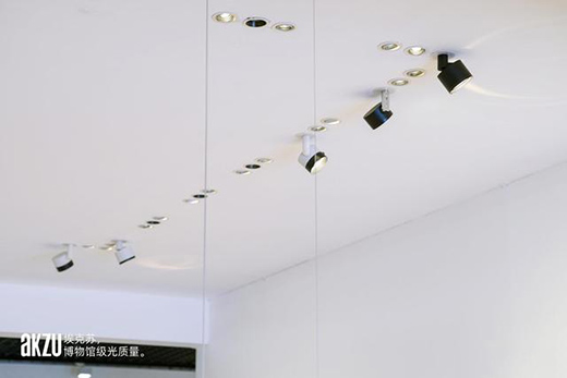 �Ҿ�����֮��(chu��ng)�콹�c(di��n)�Ľ��c(di��n)�������KThe Pole��(bi��o)�Uϵ��