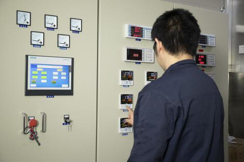 A.O.ʷ��˹����늟�ˮ�� �r�и߶�ԡ�Ҳ���֮�x