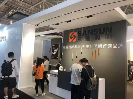 ���ڕr�мҾ��O(sh��)Ӌ��ʢ���_Ļ ����������Ů���