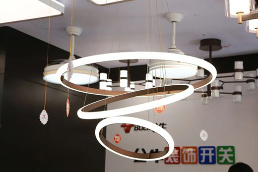 ��ţ�l(f��)��������Ʒ!����ƽ���꣺���h(yu��n)·������һ!