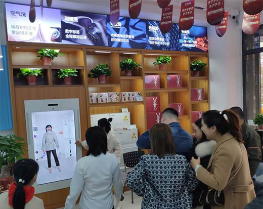 �Ƽ�׌��������YOUNG���Z˹ؐ���Ї����yƷ��(chu��ng)��չ���¡�����