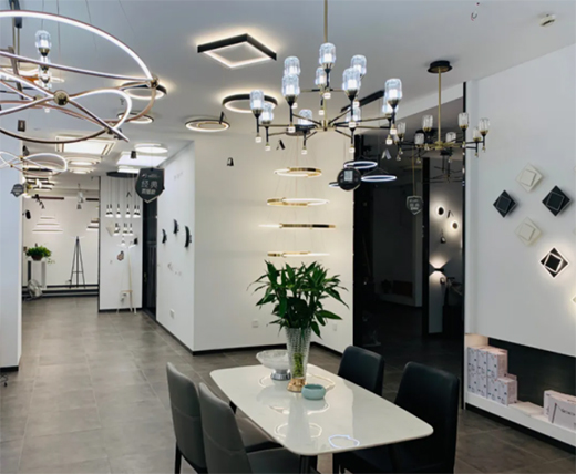 �x���ɂ�������L(f��ng)���L����ꖶ���