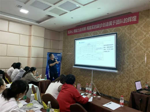 ��˹���l(w��i)ԡ20����(li��n)�Ӵ�ٻ��ϯ���A���^(q��)��