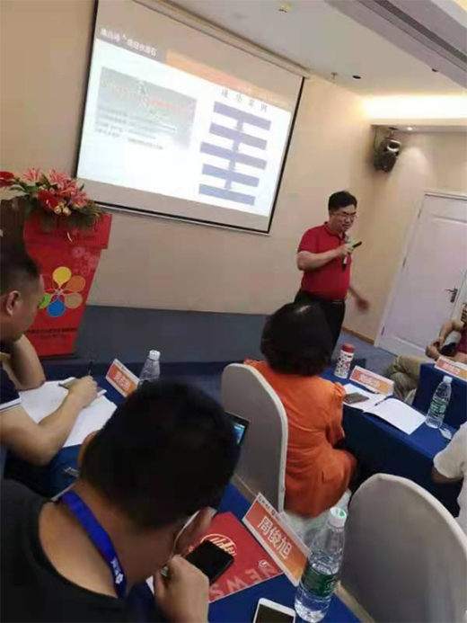 ͬ���������A�ھ޹���ף�Rţ�̅R��Ƥ����Ӗ(x��n)���hʢ���e��