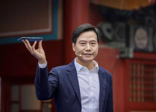 一手招人一手砸錢 雷軍猛踩小米造車“油門”