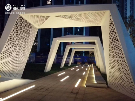 �����{���٣�협�(y��ng)�r(sh��)�������l(f��)չ���X�Ͳ�ǰ���V�