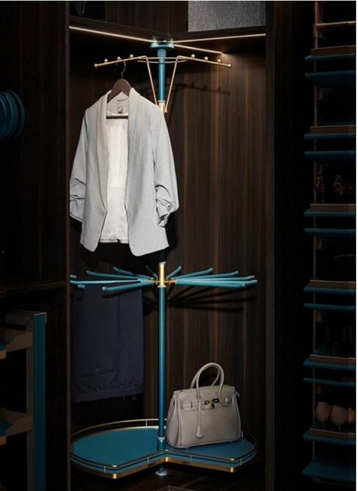 ����BVϵ���ռ{������o�㡰������ñ�g����ͬ���w�