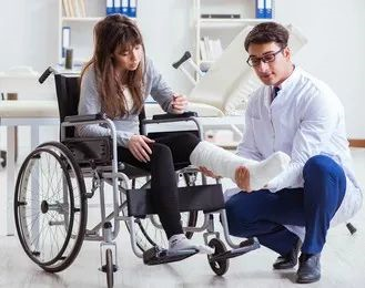 中國十大輪椅品牌帶你選電動(dòng)輪椅少走彎路