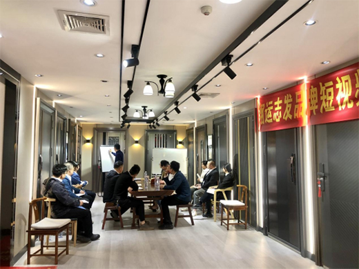 ���\־�l(f��)�T�I(y��)����P�I���~ح����҂�һ�����^��2022��