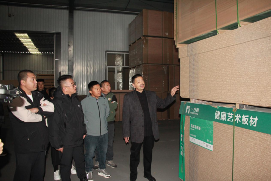 �����Ї����Gɫ�f��حһ���佡���Ҿ��У��ɖ|վ���A�M�ɹ�