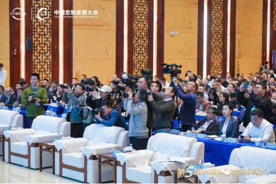 【喜報(bào)】一方樹(shù)榮獲“中國(guó)全屋定制供應(yīng)鏈精板品牌30強(qiáng)”稱號(hào)