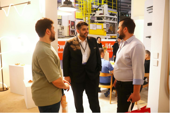 �⁆չ�����չ���ILLUS����˹����Ї�֮·�����_ʼ